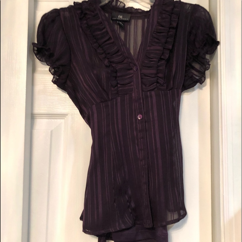 A short sleeve purple blouse